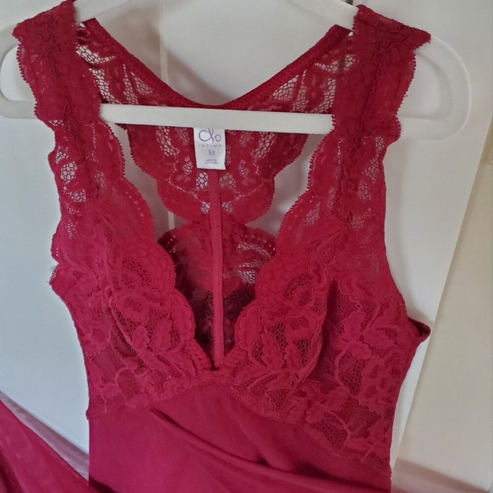 Clo Intimo French Lace Burgundy Chemise. Size M